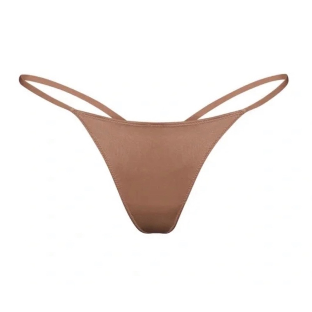 SKIMS | NWT T-STRING CAMEL THONG